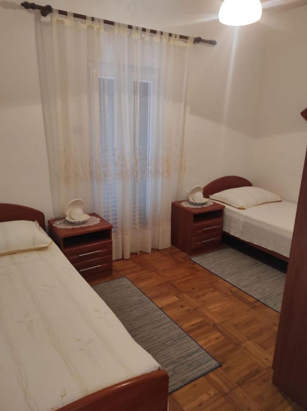 Apartment Tenara Vis Exterior photo